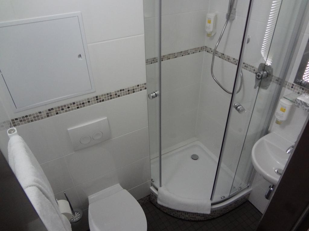 Hotel Mainbogen Offenbach am Main Bagian luar foto