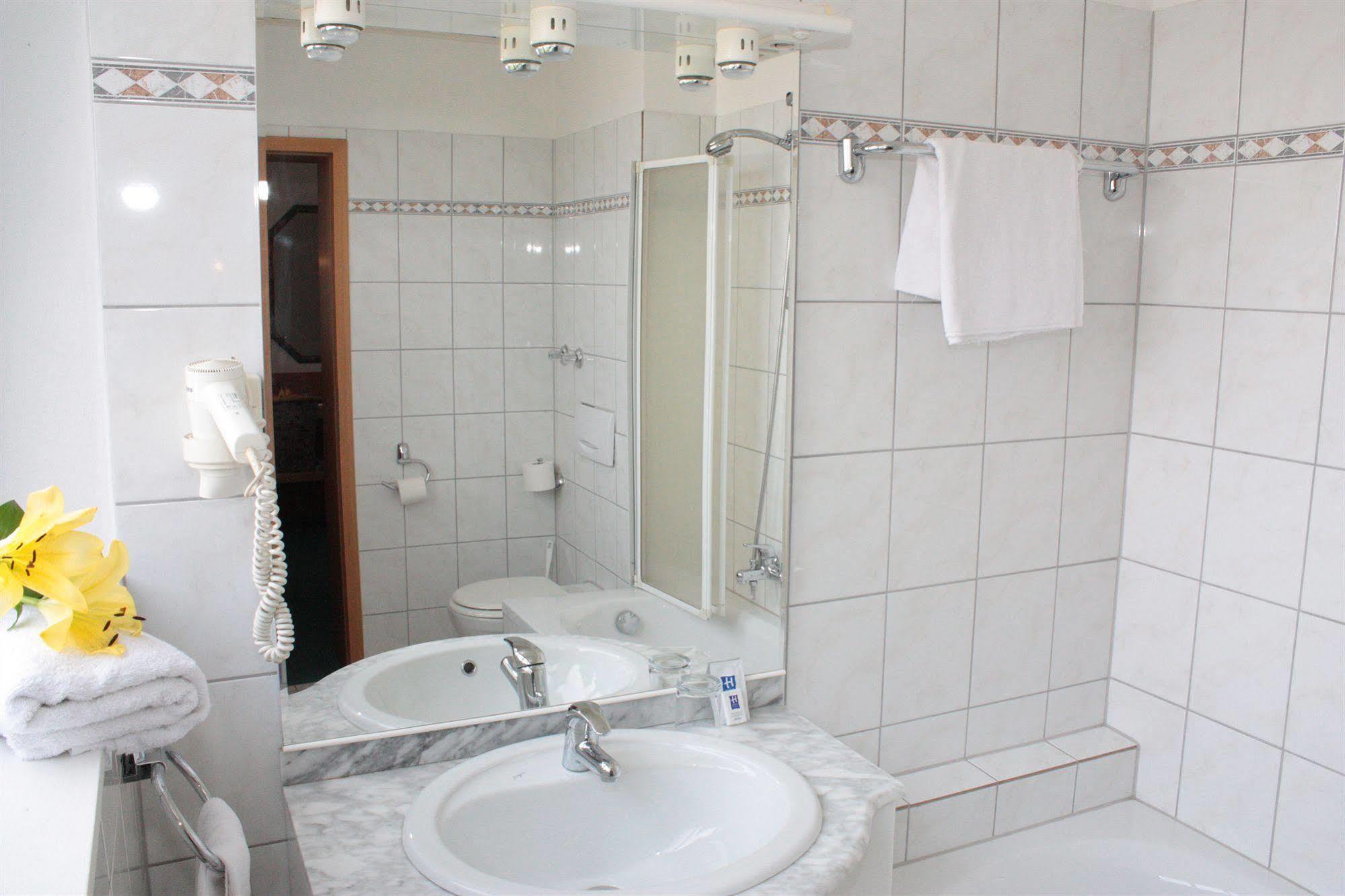 Hotel Mainbogen Offenbach am Main Bagian luar foto