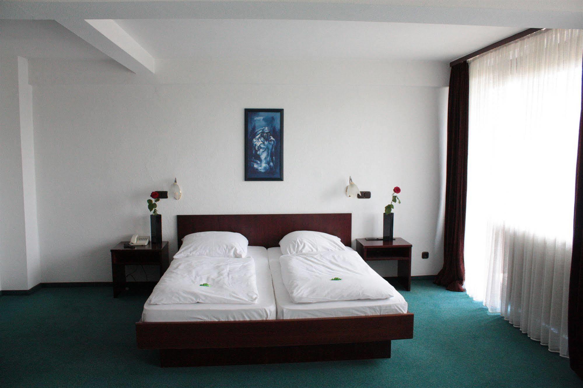 Hotel Mainbogen Offenbach am Main Bagian luar foto