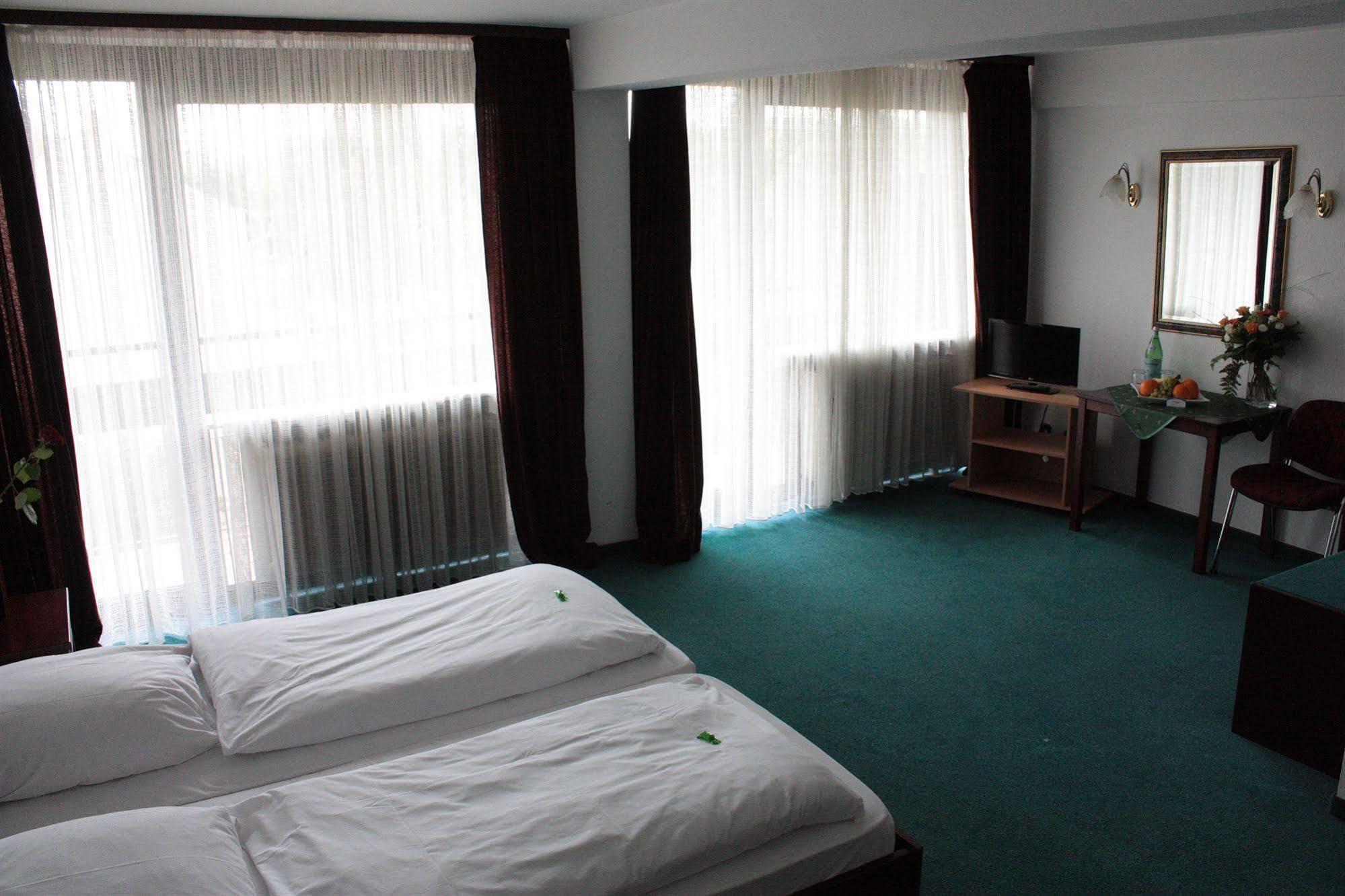 Hotel Mainbogen Offenbach am Main Bagian luar foto